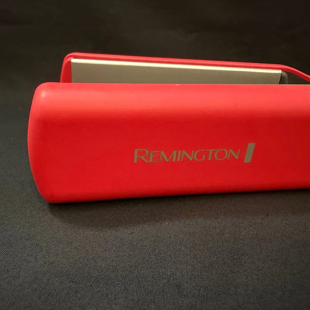 Remington Red Ceramic Flat Iron 1